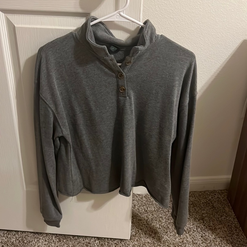 Gray Cropped Pullover
